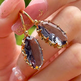 Brinco Lumina - Descubra o poder de um acessório que vai transformar seu estilo e destacar sua elegância.