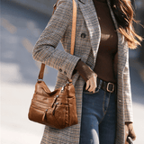 "Pague 1 e Leve 2" Oferta Relâmpago = 2 por R$ 117 — Elegância em dobro para mulheres que brilham!