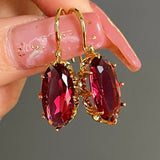 Brinco Lumina - Descubra o poder de um acessório que vai transformar seu estilo e destacar sua elegância.